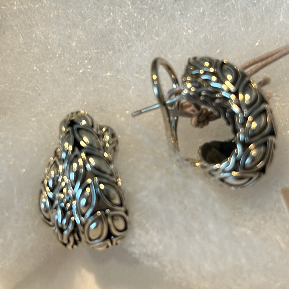 John Hardy silver “Padi Overlap” Earrings, solid sterling, for pierced ears